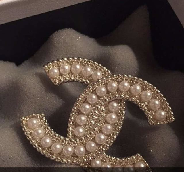 Chanel Brooch CH8799