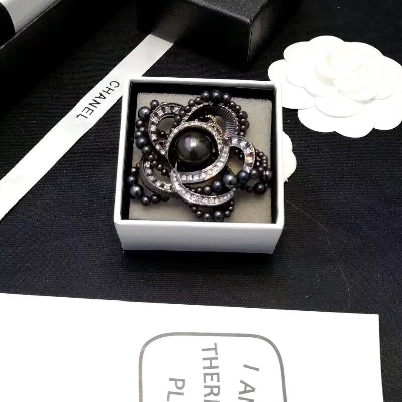 Chanel Brooch 44588