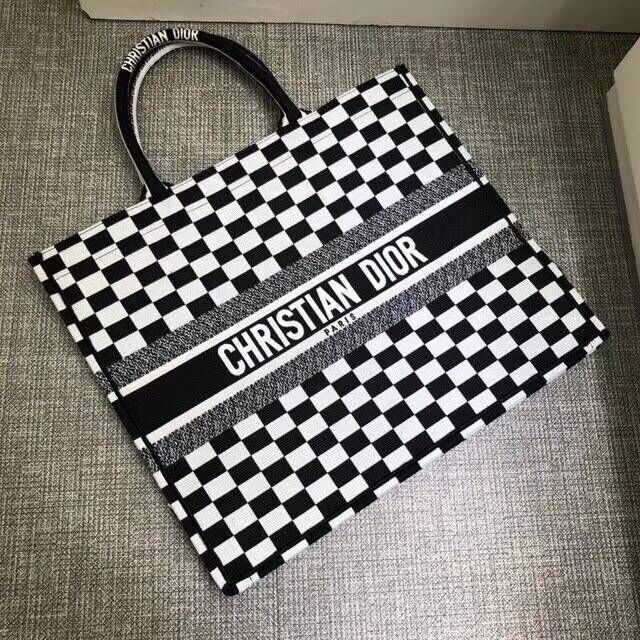 Dior Book Tote Bag Aus Besticktem Dior Oblique Toile 2863 Black&White