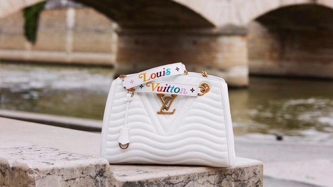 LOUIS VUITTON NEW WAVE CHAIN TOTE M51978 white