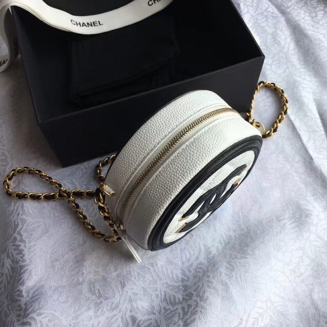 Chanel Original Clutch with Chain A81599 white