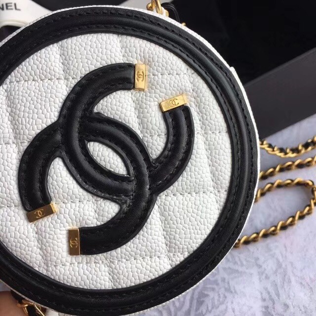 Chanel Original Clutch with Chain A81599 white