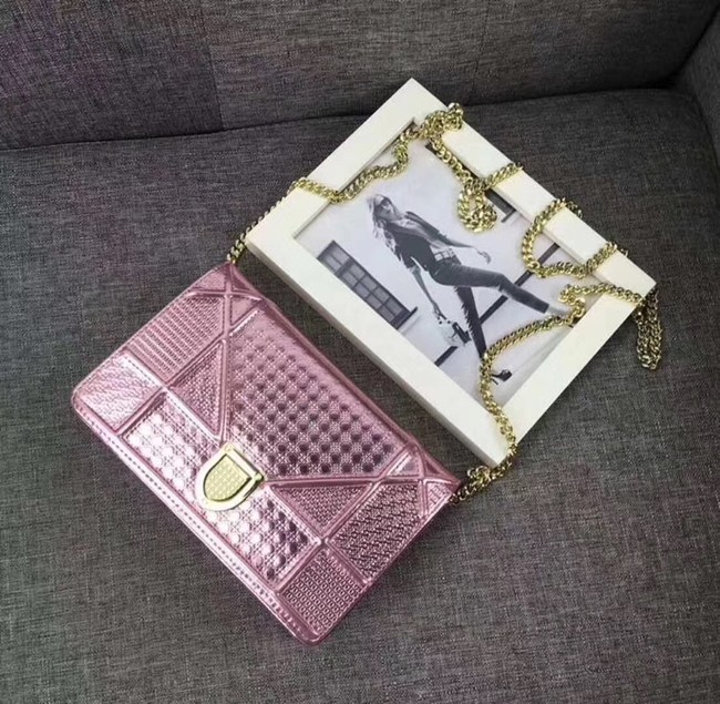 DIORAMA WALLET ON CHAIN CLUTCH METALLIC CALFSKIN WITH MICRO-CANNAGE MOTIF S0328 pink