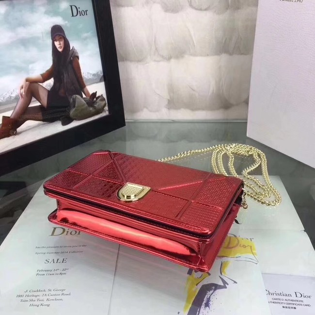 DIORAMA WALLET ON CHAIN CLUTCH METALLIC CALFSKIN WITH MICRO-CANNAGE MOTIF S0328 red