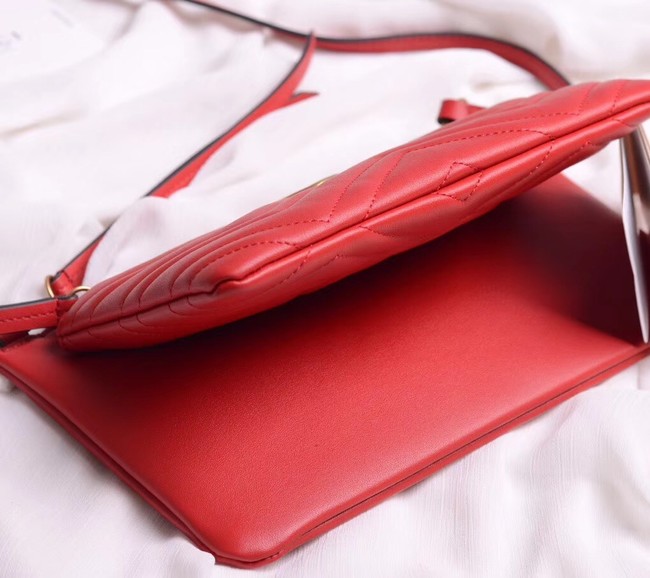 Gucci Laminated leather small shoulder bag 453878 red