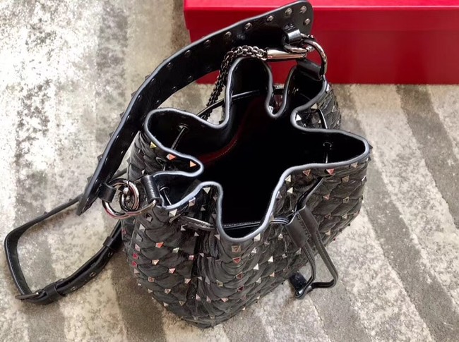 VALENTINO Rockstud leather bucket bag A0059L black