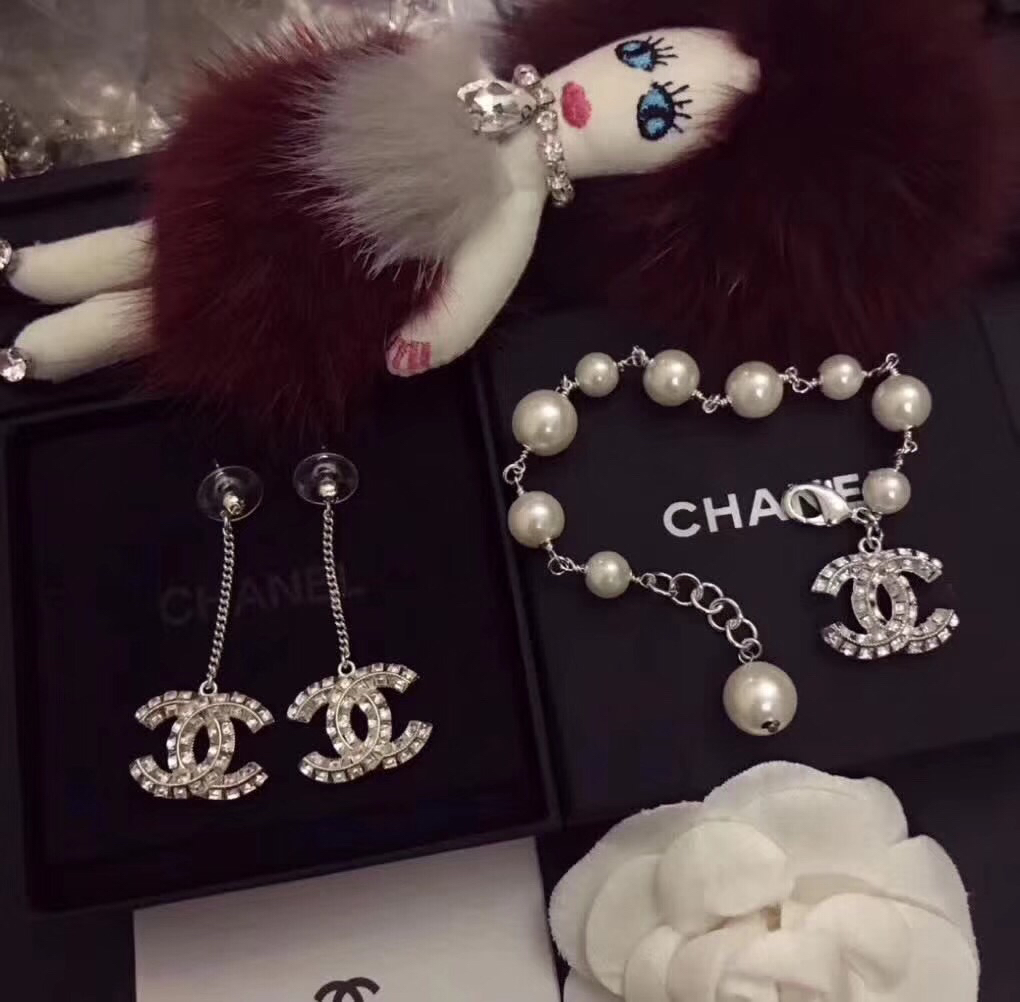 Chanel Earrings 18117
