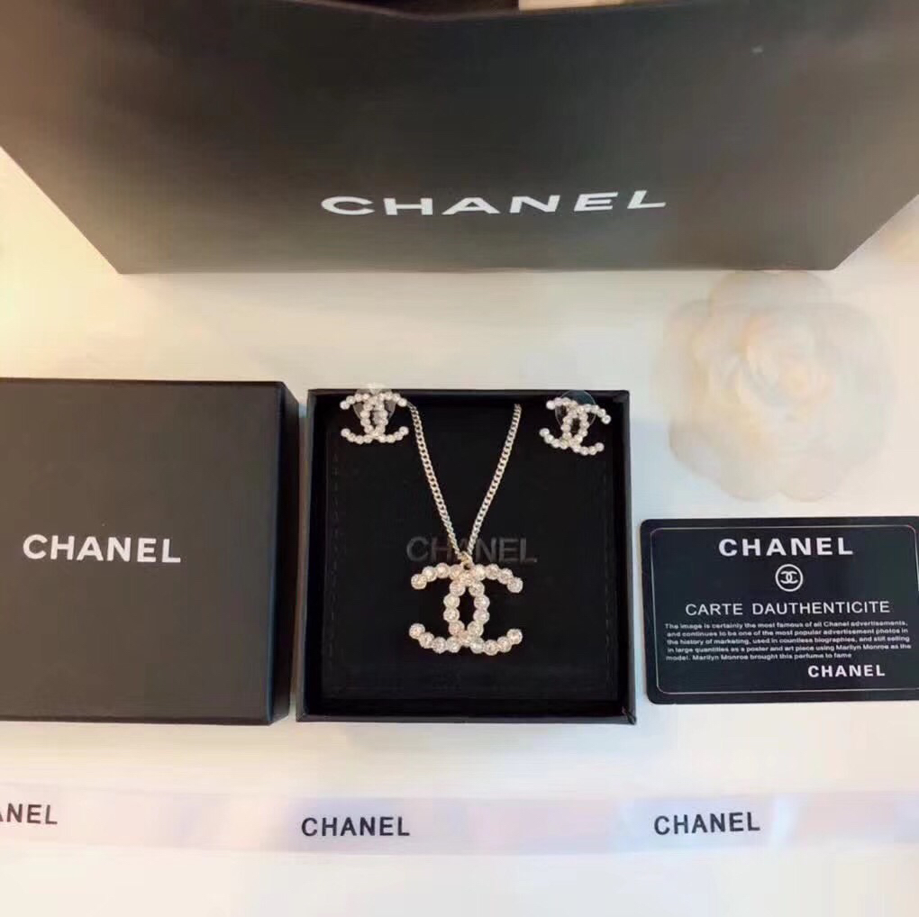 Chanel Earrings 18122