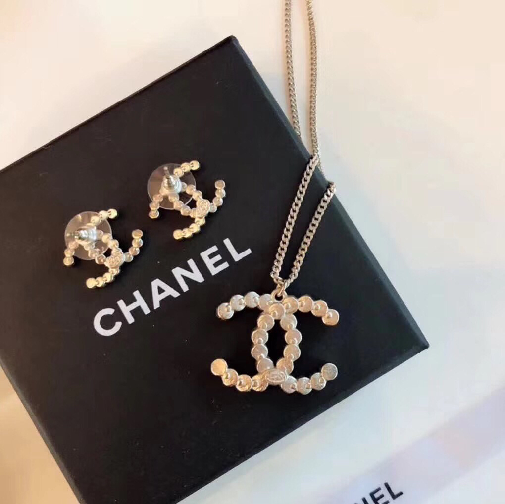 Chanel Earrings 18122