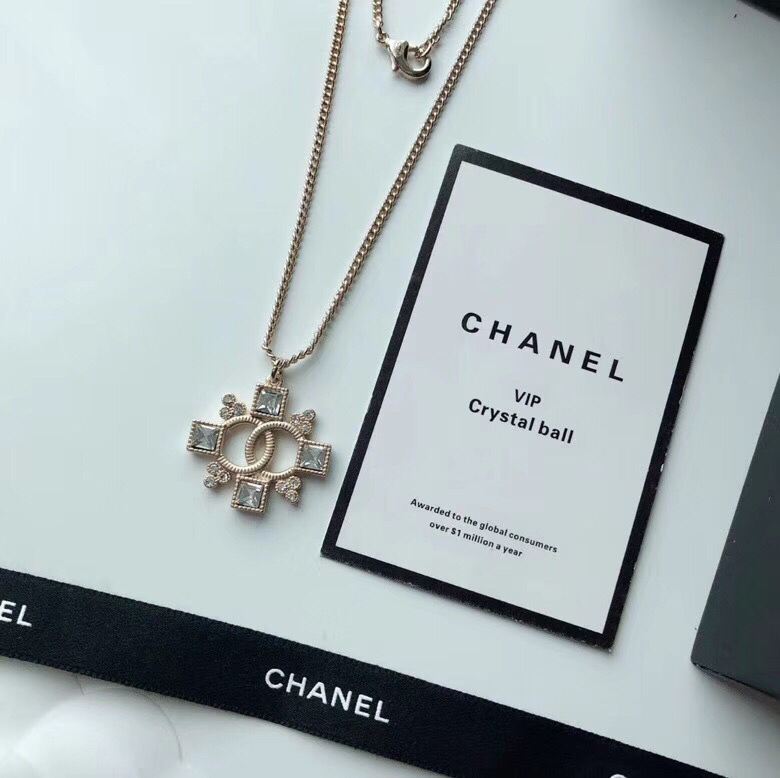 Chanel Necklace 18123