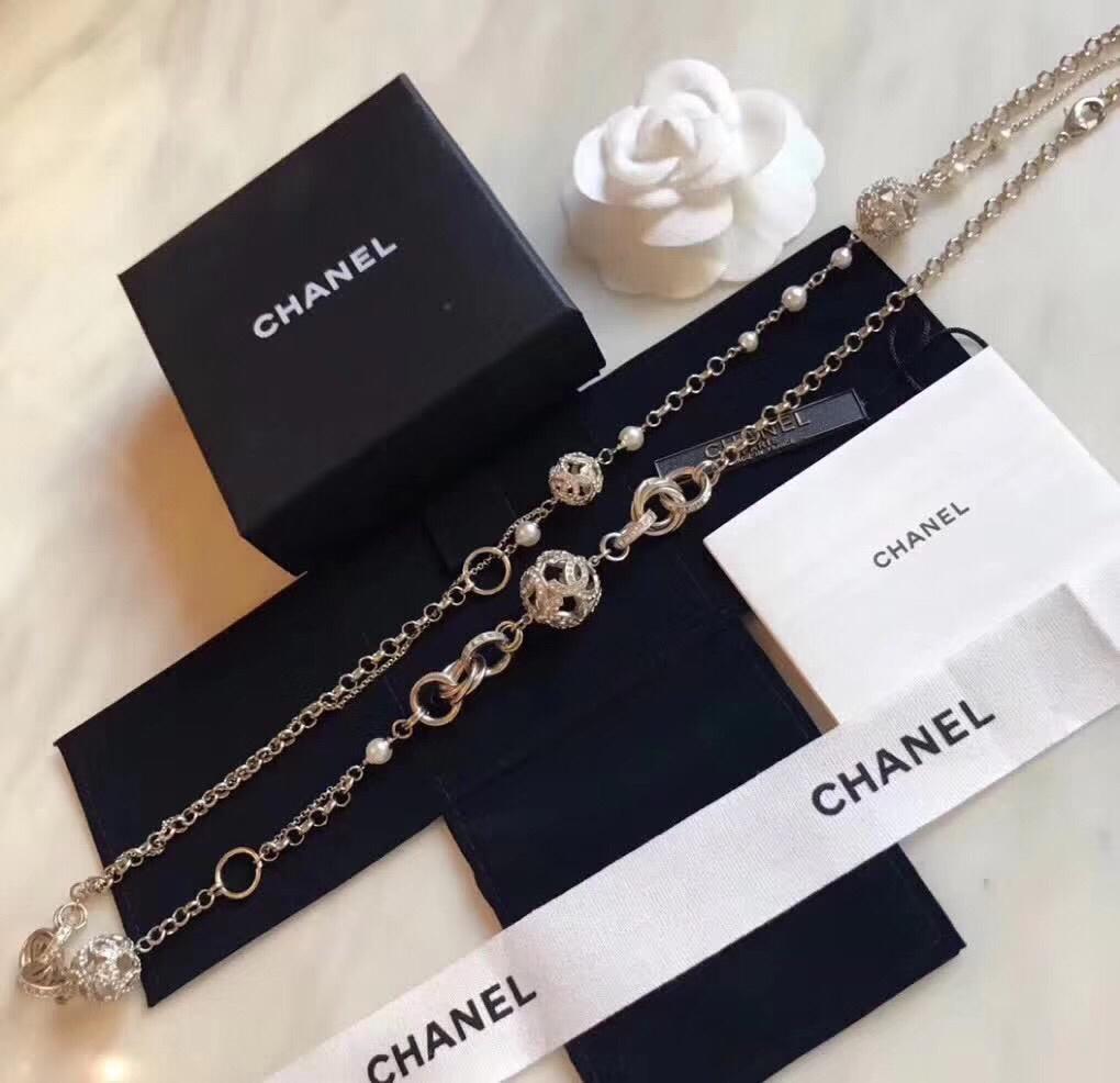 Chanel Necklace 18124