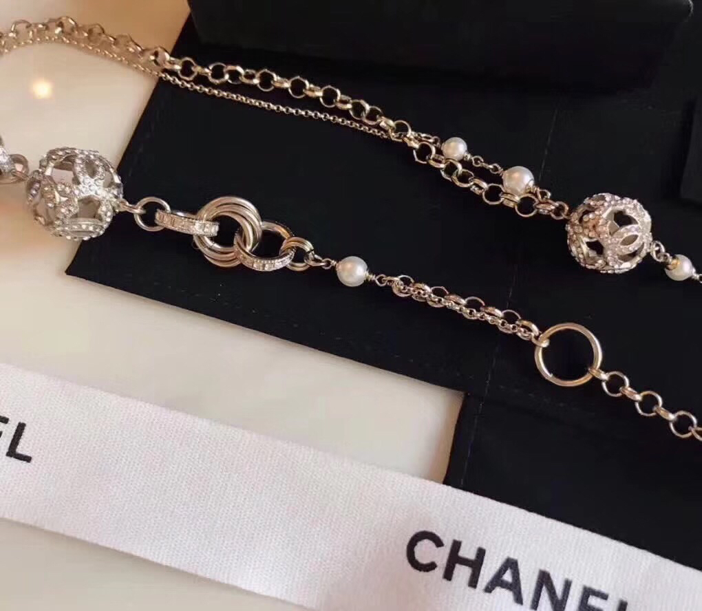 Chanel Necklace 18124