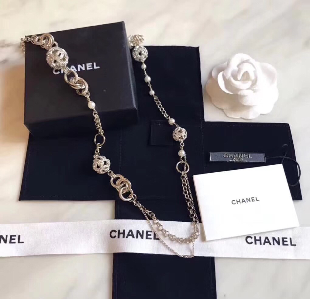 Chanel Necklace 18124