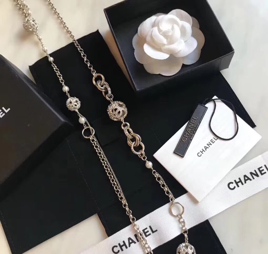 Chanel Necklace 18124