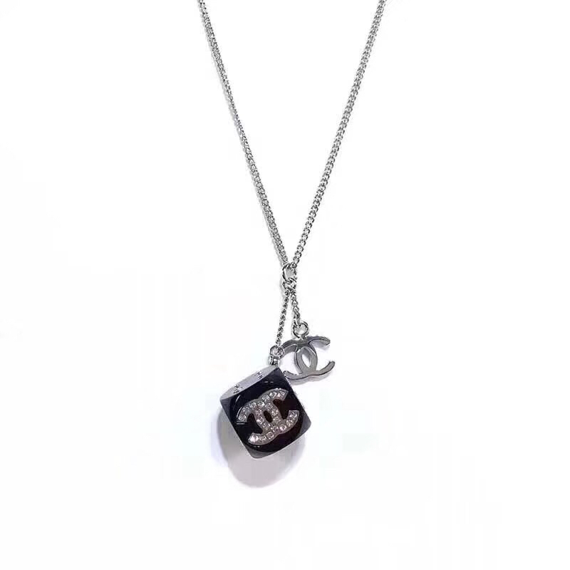 Chanel Necklace 18126