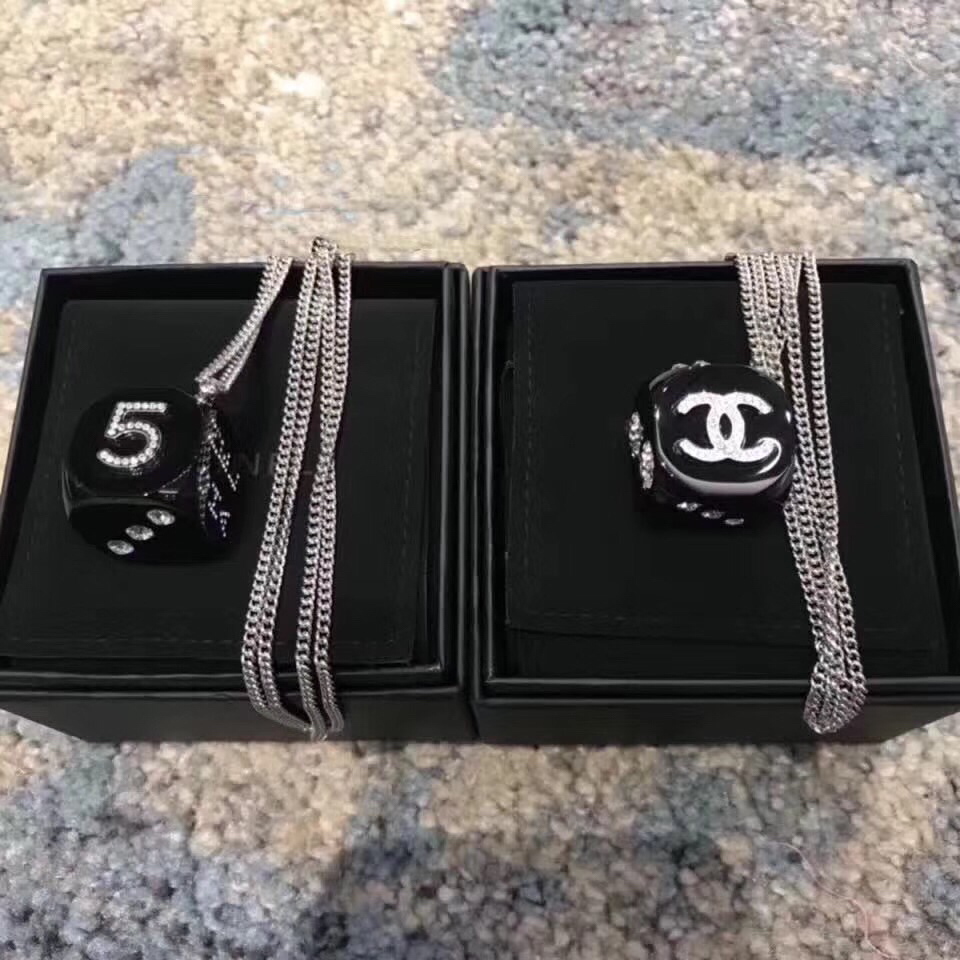 Chanel Necklace 18126