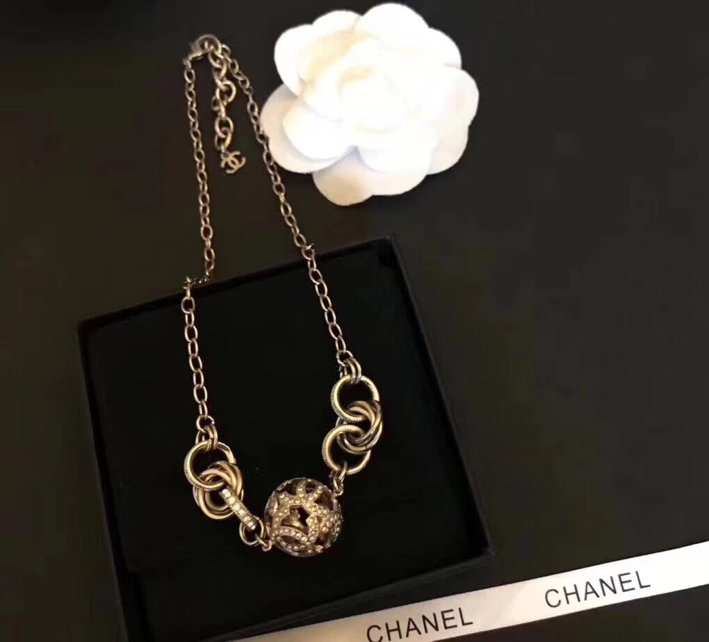 Chanel Necklace 18128
