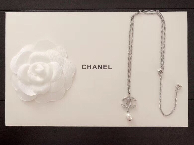 Chanel Necklace 18131