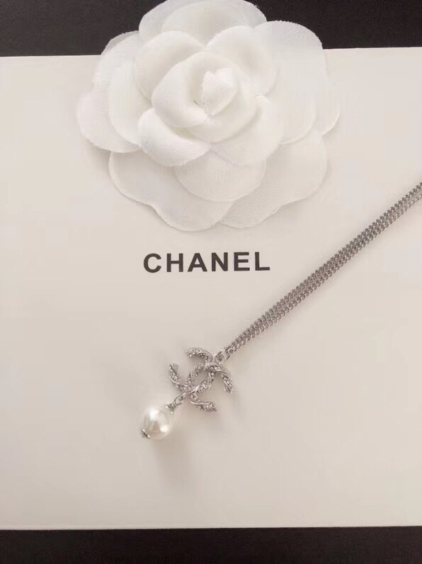 Chanel Necklace 18131