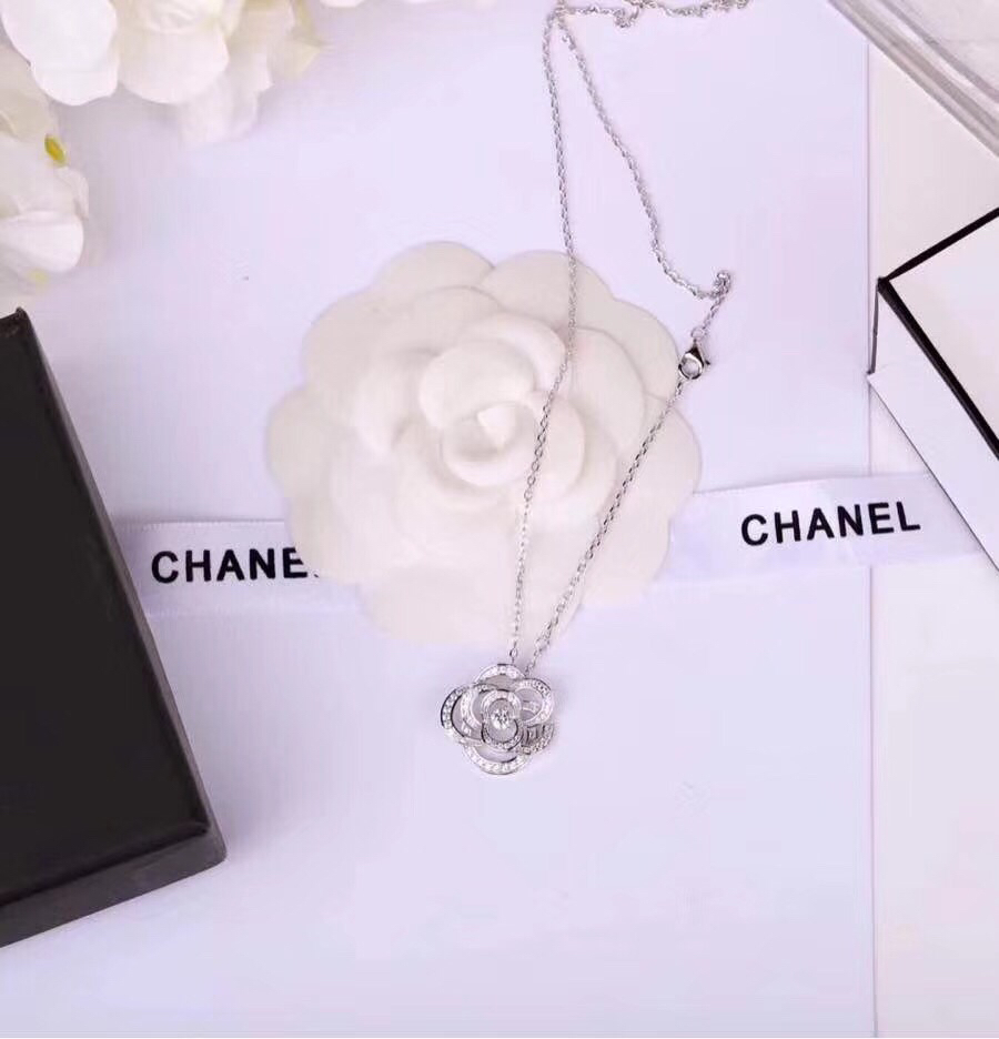 Chanel Necklace 18133