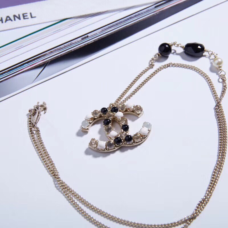 Chanel Necklace 18230