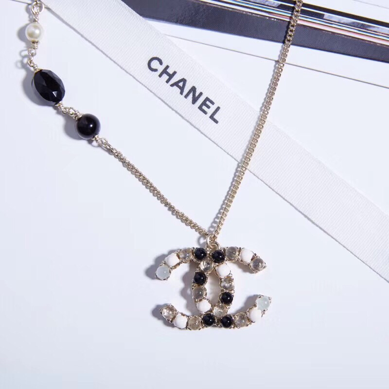 Chanel Necklace 18230