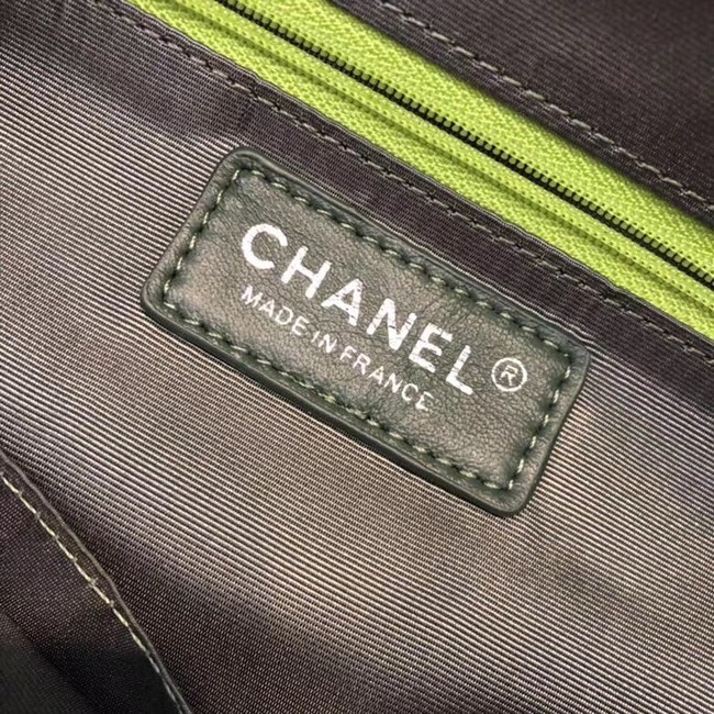 Chanel large zipped shopping bag A57972 green