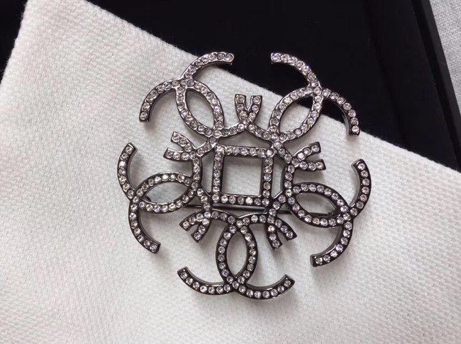 Chanel Brooch 18252