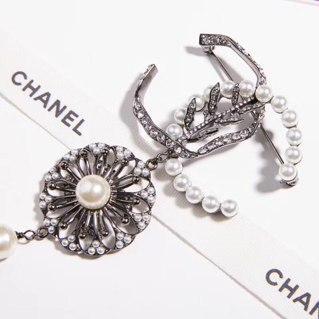 Chanel Brooch 18272