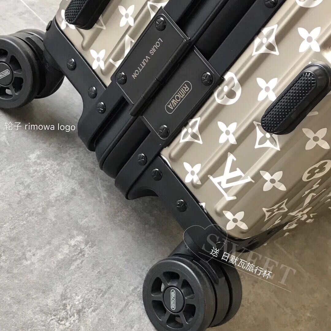 Louis Vuitton Suitcase M66557