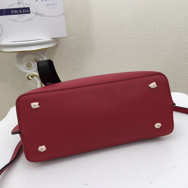 Prada Calf leather bag 56922 red