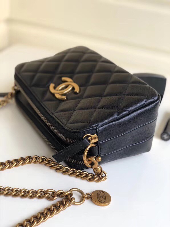 Chanel classic clutch with chain A94105 black