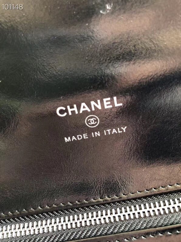 Chanel 31 pouch Metallic Crumpled Goatskin & Silver-Tone Metal A70520 black&white