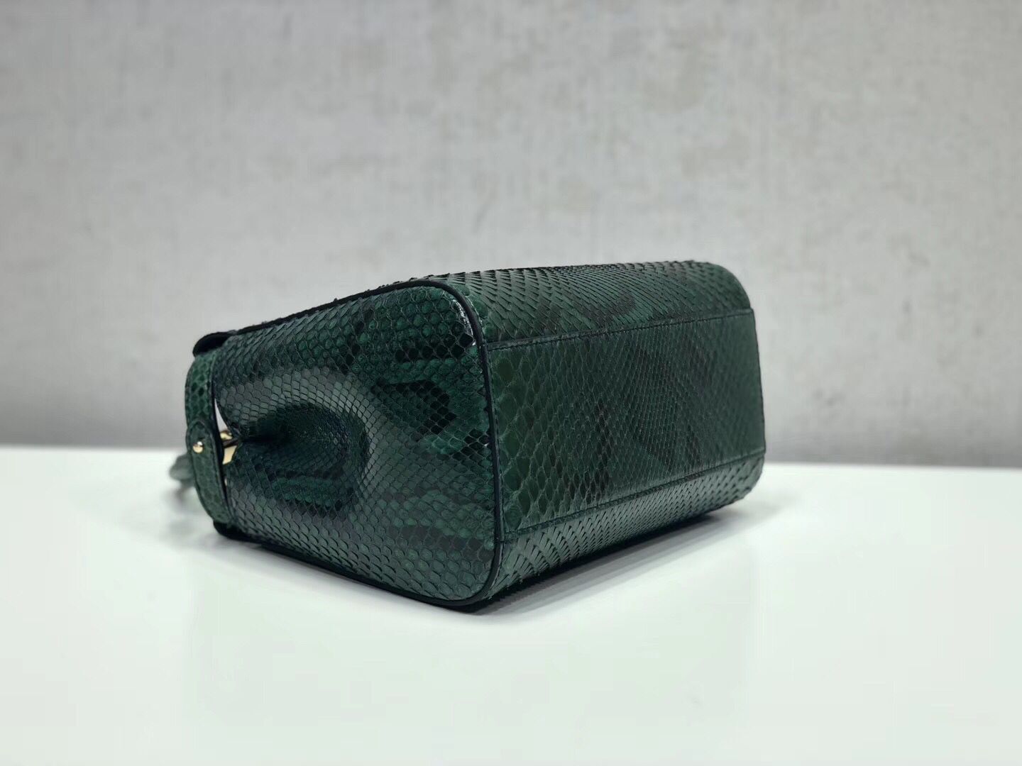 Fendi MINI PEEKABOO Handbag python 8BN244K green