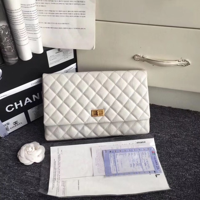 Chanel classic clutch Lambskin & Gold-Tone Metal 35629 white