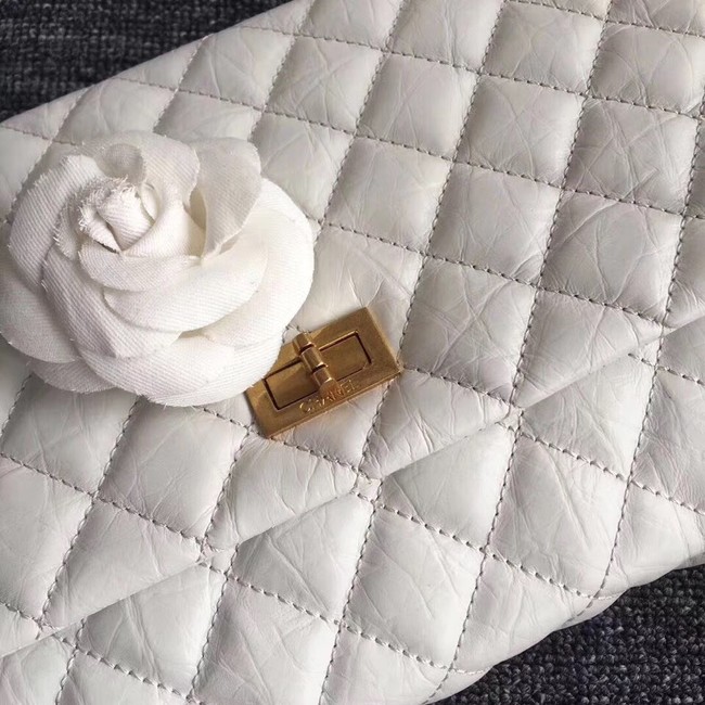 Chanel classic clutch Lambskin & Gold-Tone Metal 35629 white