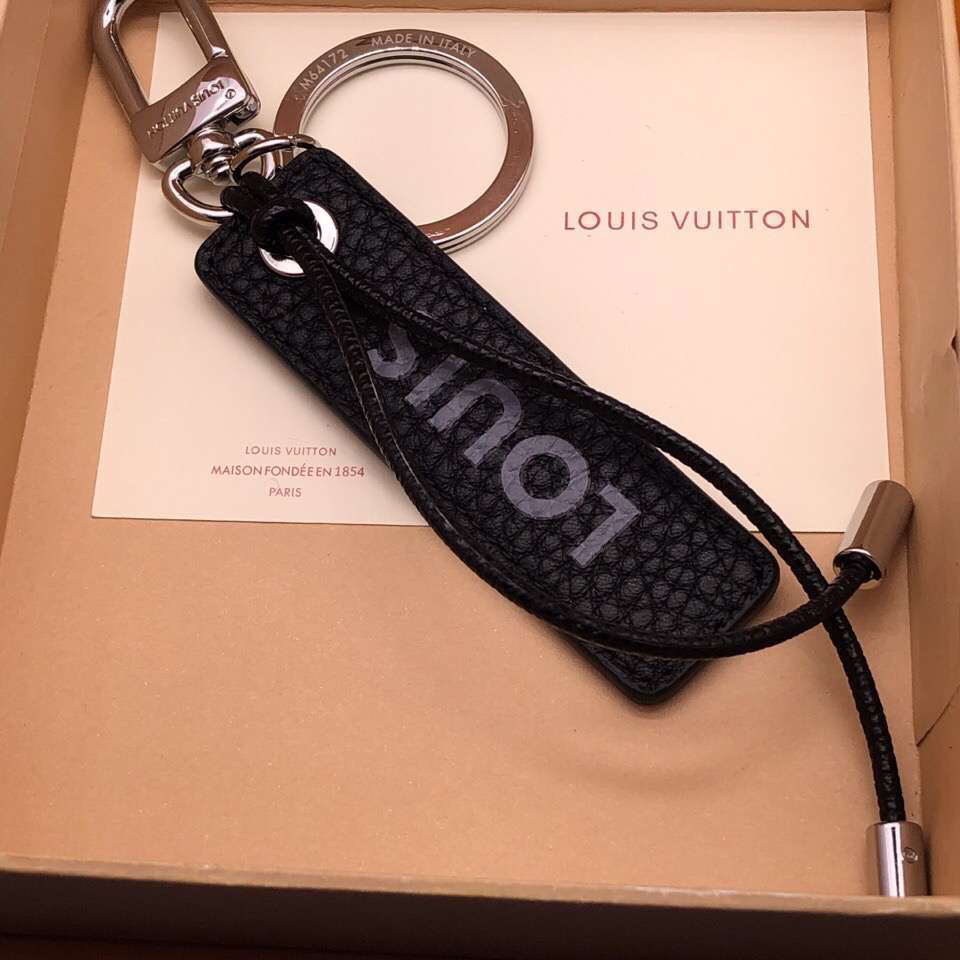 Louis Vuitton Keychain LV122631