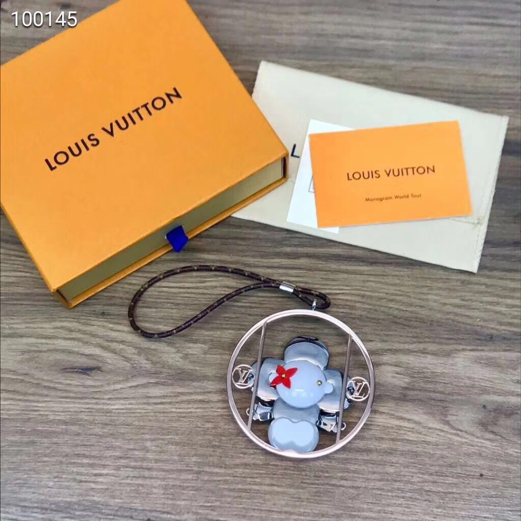 Louis Vuitton Keychain LV122638