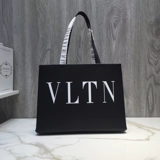 VALENTINO Rockstud grained leather shopper bag V2052 black