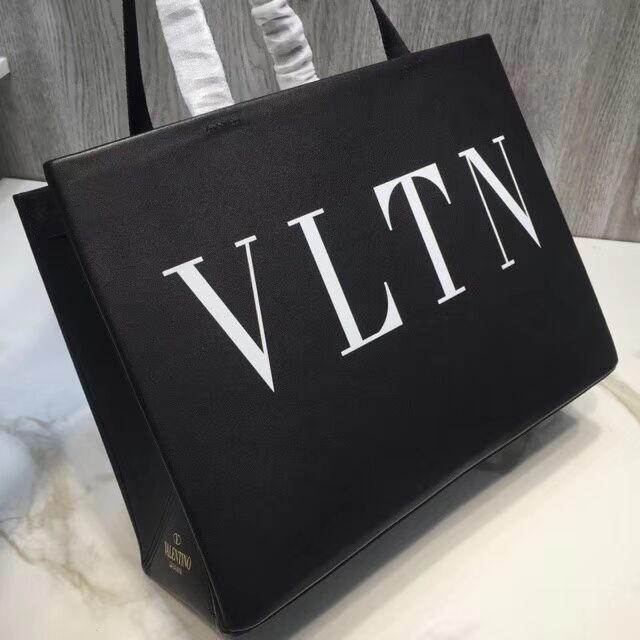 VALENTINO Rockstud grained leather shopper bag V2052 black