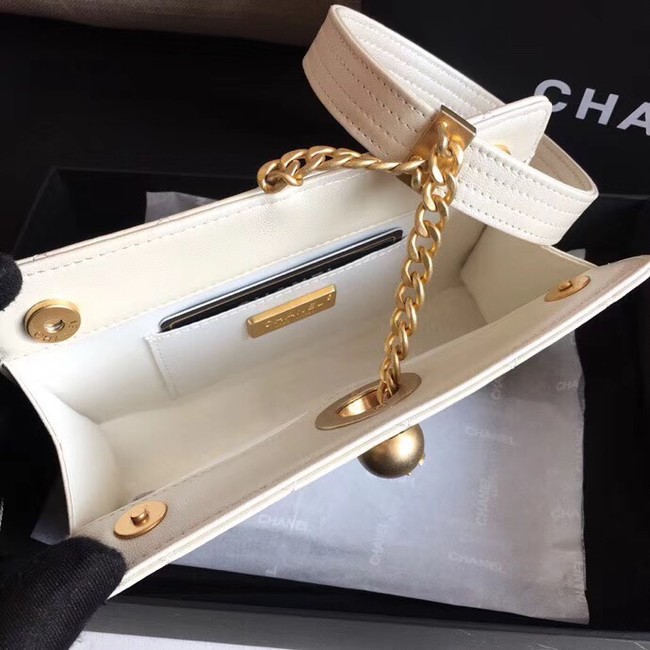 Chanel clutch Lambskin & Gold-Tone Metal AS0178 White