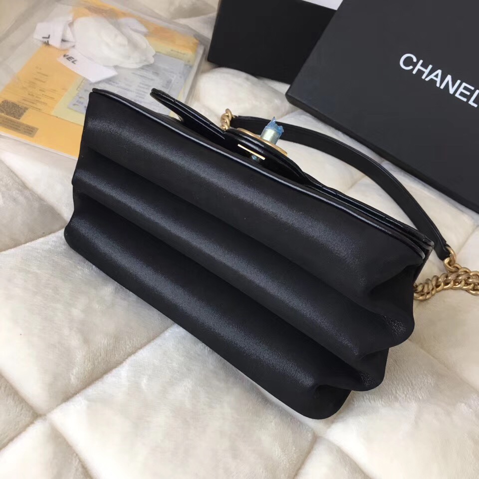 Chanel flap bag Crumpled Calfskin Cotton & Gold-Tone Metal A91865 Black