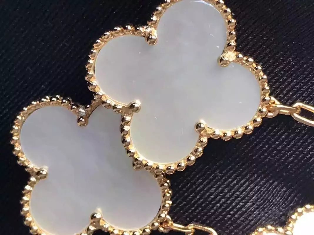 Van Cleef & Arpels Earrings V192039