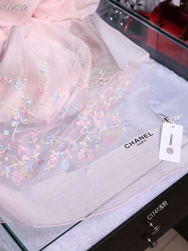 Chanel Cashmere Scarf CH1110B light pink