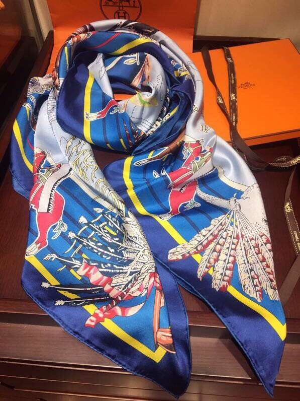 Hermes Scarf in silk twill with hand rolled edges H2563
