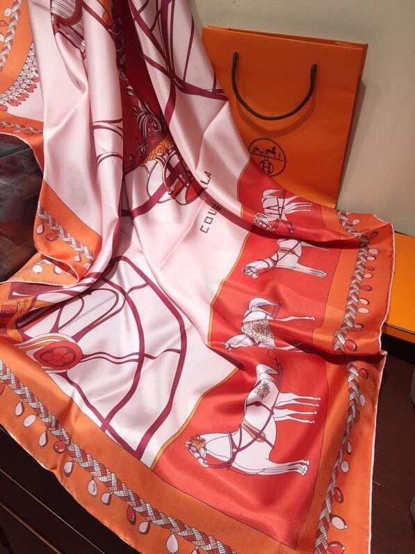 Hermes Scarf in silk twill with hand rolled edges H2564