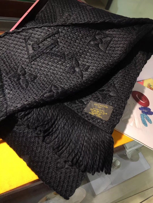 Louis Vuitton Cashmere Scarf LV3307A black