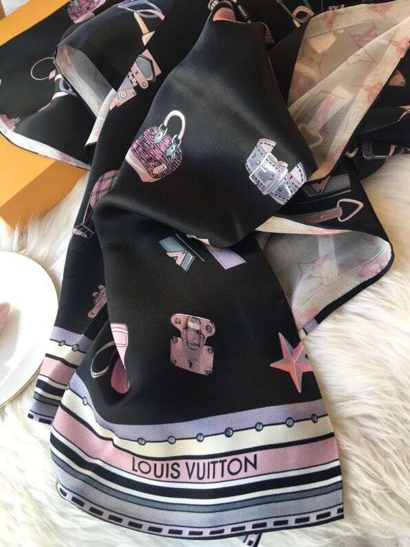 Louis Vuitton silk Scarf M71429 black