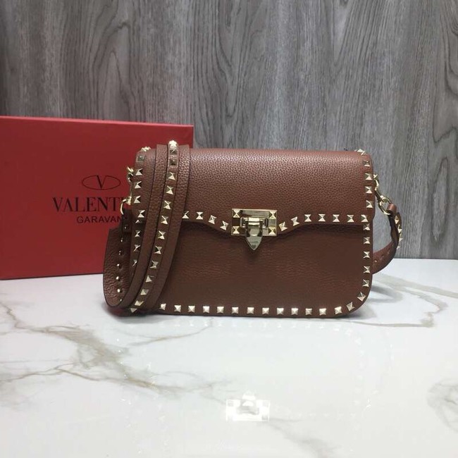 VALENTINO Rockstud grained leather messenger 0936B brown