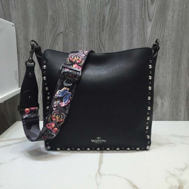 VALENTINO Rockstud grained leather messenger 50031 black